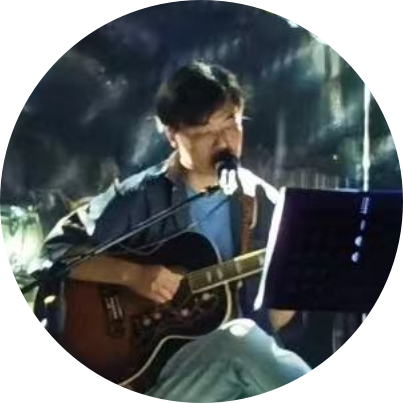 全音符音乐教育教师弘宇老师 · 民谣吉他 / 电吉他 / 尤克里里